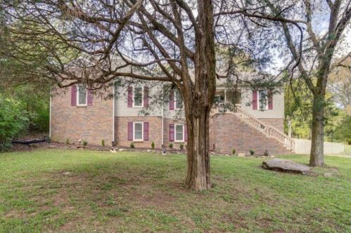 308 Due Ln, Columbia, TN 38401-5806