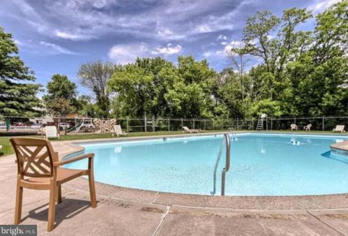 9 Conley Ln, Etters PA  17319-9015 exterior