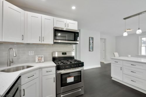 34 Marion Ave, Springfield NJ  07081-1403 exterior