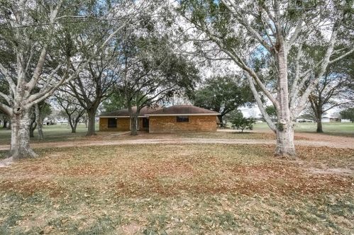 6615 Mildred Rd, Needville, TX 77461-9476