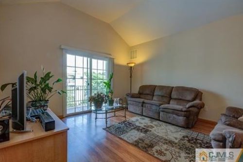 135 Frank Ct, South Plainfield, NJ 07080-2334