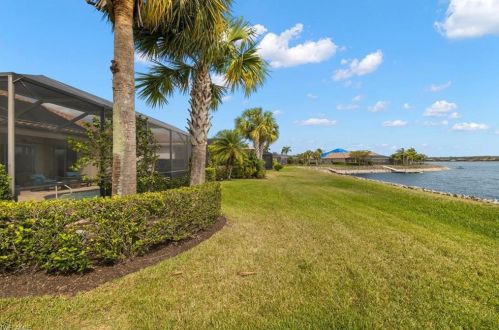 9407 Quarry Dr, Naples FL  34120-5223 exterior