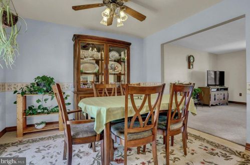 5805 Hillsborough Ct, Harrisburg PA  17111-4736 exterior