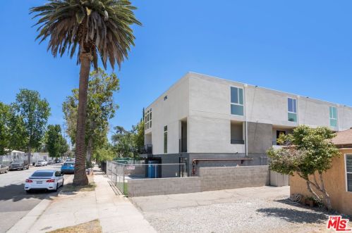 14754 Gilmore St, Van Nuys CA 91411-1520 exterior