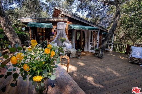 21658 Encina Rd, Topanga CA  90290-3524 exterior