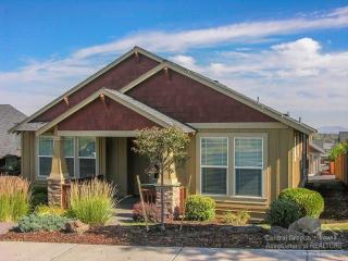 4233 Salmon Ave, Eagle Crest, OR 97756-7636