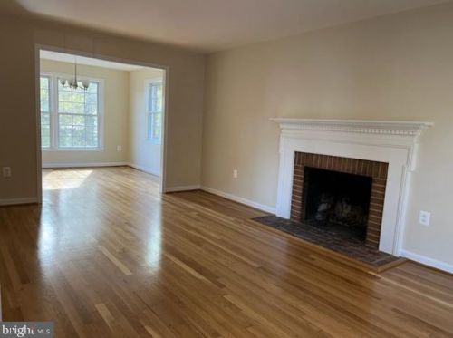 7029 Leestone St, Springfield VA  22151-3517 exterior