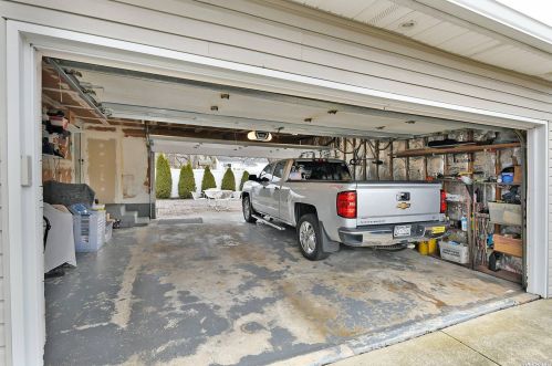 287 Irving Ave, Deer Park NY  11729-3404 exterior