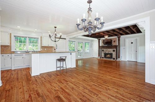 120 Old Lake St, White Plains, NY 10604-1611