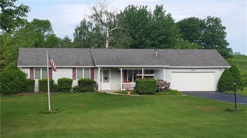 4405 Downs Rd, Walworth, NY 14568-9714