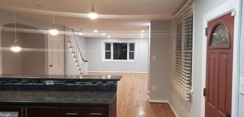 850 Longshore Ave, Philadelphia PA  19111-4423 exterior