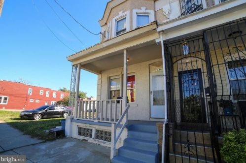 1090 Thurman St, Camden, NJ 08104-1552