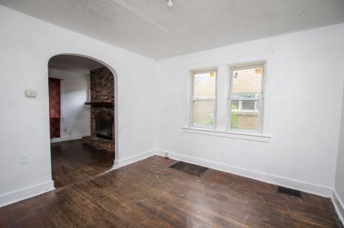 371 Lamarido St, Pittsburgh PA 15226-1330 exterior