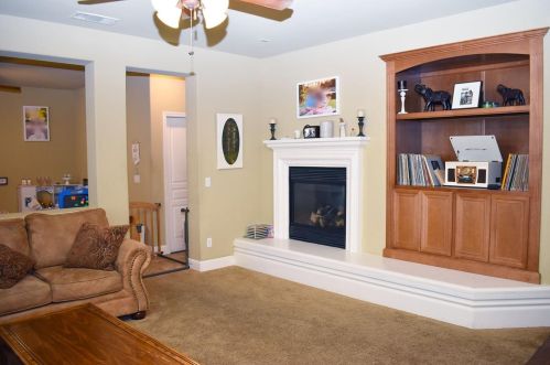 2065 Katnich Ln, Lodi CA 95242-4805 exterior