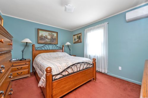 110 Central Blvd, New Hyde Park NY  11040-4228 exterior
