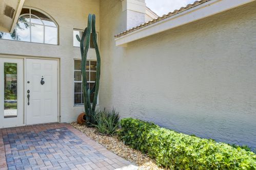13563 Barcelona Lake Cir, Delray Beach, FL 33446-3777