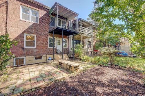 102-26 183rd Pl, Jamaica, NY 11423-3102