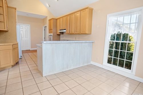 195 Montauk Hwy, Watermill NY  exterior