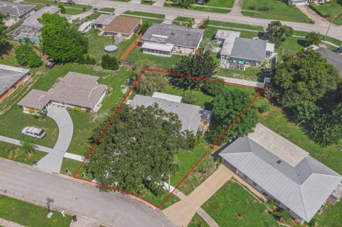 161 Tunison Ave, Fort Pierce, FL 34983-1732