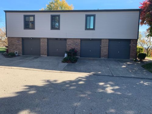 2802 Dry Ridge Ct, Covington, KY 41017-3607