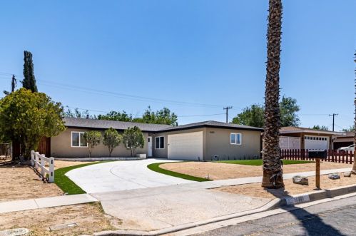 16201 Vallejo St, Victorville, CA 92395-3695
