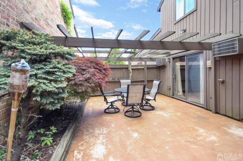 16 Sheffield Ct, East Brunswick NJ  08816-5660 exterior