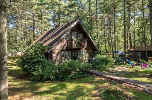 2054 Sauk St, Friendship, WI 53934-9392