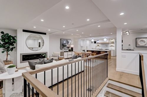 413 Bayview Dr, Manhattan Beach CA  90266-5717 exterior