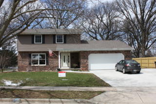 1635 Crestview Dr, Oshkosh WI  54904-8201 exterior