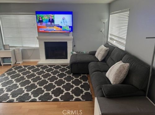 27062 Crossglade Ave, Santa Clarita CA  91351-4107 exterior