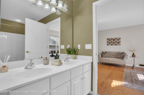 149 Skyline Dr, Lakewood NJ  08701-5737 exterior