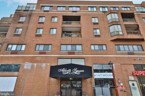 200 Lombard St, Philadelphia PA  19147-1605 exterior