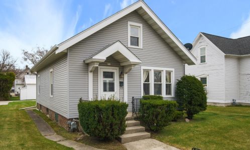 851 14th St, Manitowoc, WI 54220-3230