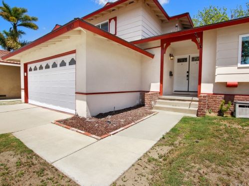 6907 Leilani Ln, Cypress CA  90630-5719 exterior