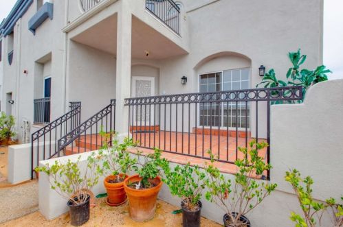 835 Cleveland St, Oceanside, CA 92054-2117