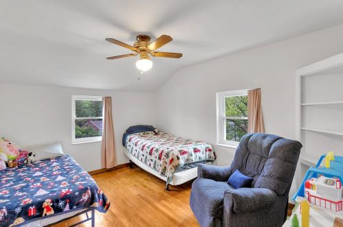 916 Stevendale Dr, Pittsburgh PA  15221-3926 exterior