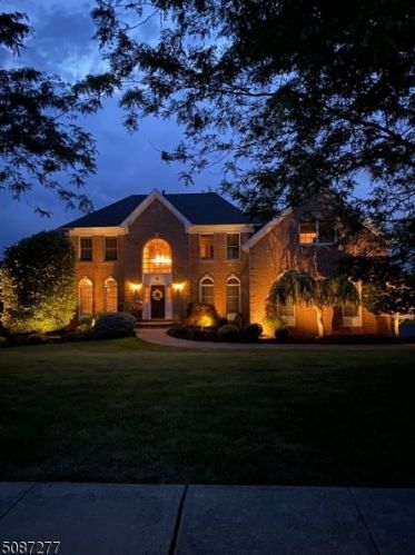 4 Saratoga Dr, East Amwell Township, NJ 08551-1834