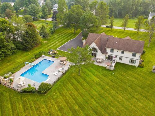 32 Leo Ln, Poughquag NY  12570-5402 exterior