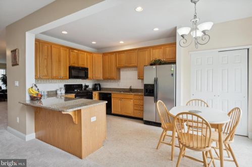 16 Portsmouth Cir, Glen Mills PA  19342-2625 exterior