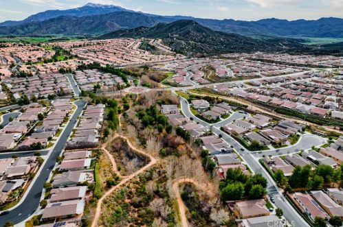 1562 Green Creek Trl, Beaumont CA  92223-7364 exterior