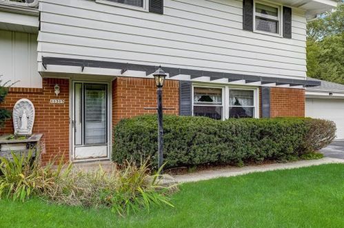 11315 Glenbrook Ln, Thiensville WI  53092-3113 exterior