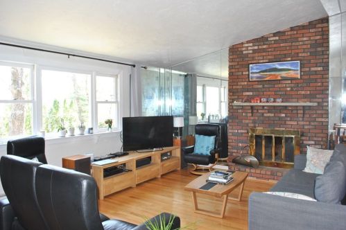 1 Blueberry Hill Ln, Arlington, MA 02474-2117