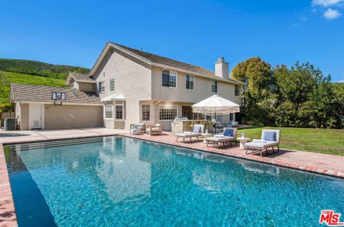 29646 Ridgeway Dr, Calabasas CA  91301-4147 exterior