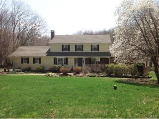 208 Adams Rd, Bridgeport, CT 06612-1404