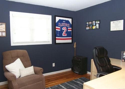 16 Avondale Dr, South Setauket NY  11720-2836 exterior