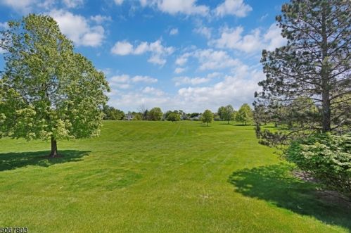 10 Olive Ct, Flemington NJ  08822-3037 exterior