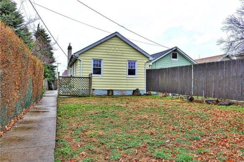 927 Harding Park, Bronx, NY 10473-2344