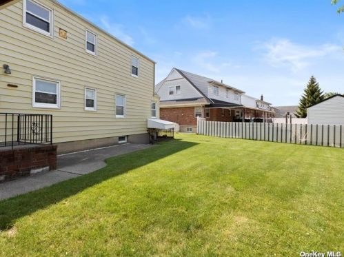 430 Clement Ave, Floral Park NY  11003-2703 exterior