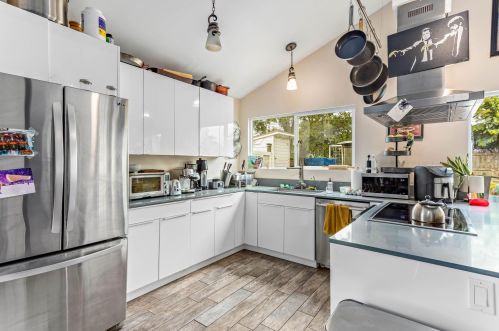 7336 Freeman Pl, Santa Barbara, CA 93117-2820
