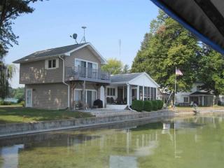 1825 600, Howe IN  46746-9408 exterior